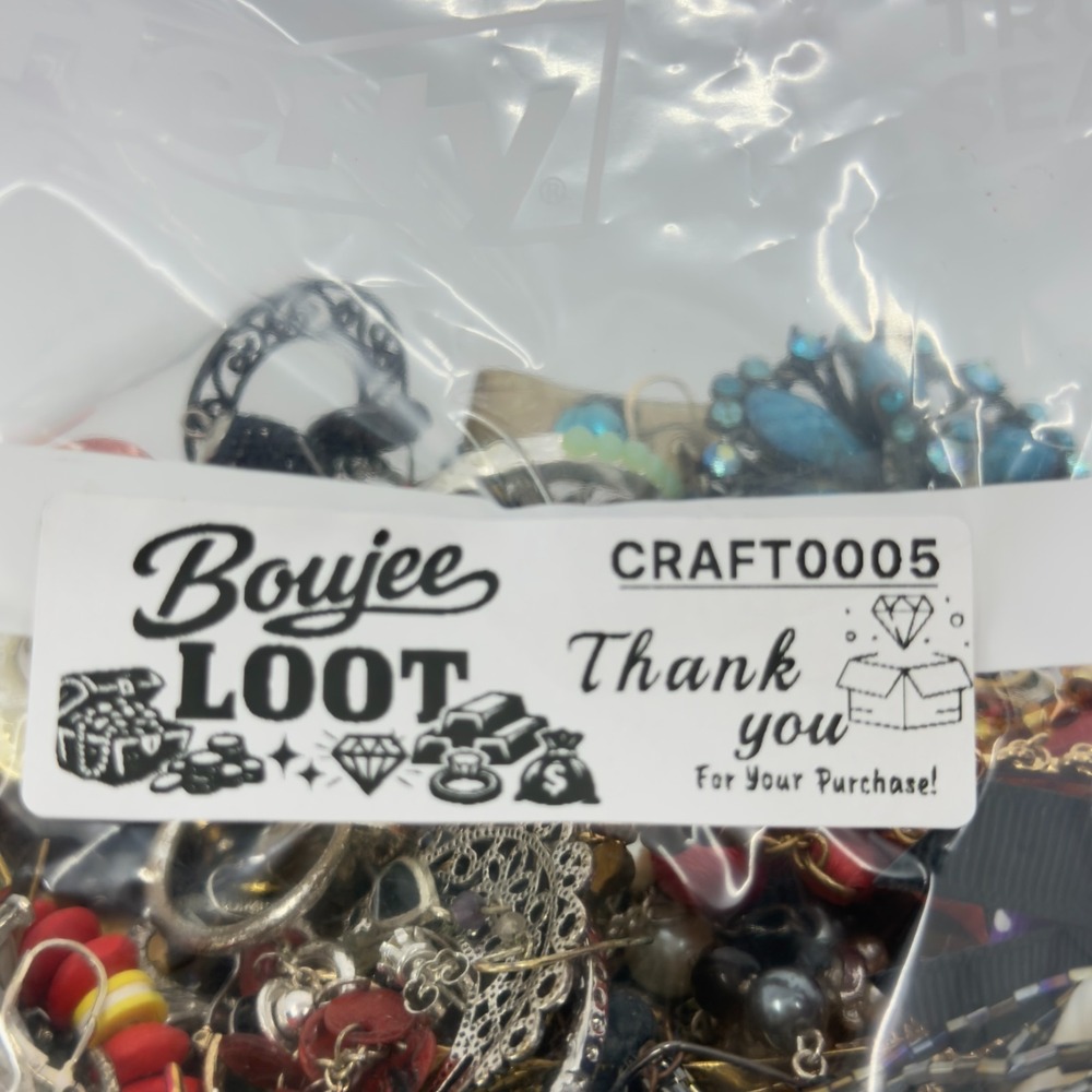 Craft Beading Jewelry Lot Mixed Costume Pieces DIY Upcycle Repair Supplies - Picture 15 of 16